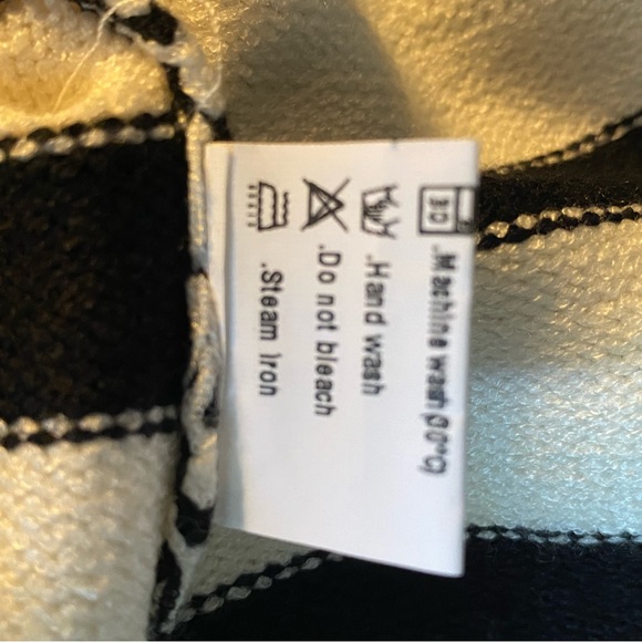 NWOT-Zesica Turtleneck Long Sleeve Strip Ribbed Knit Oversized Sweater - Picture 11 of 15